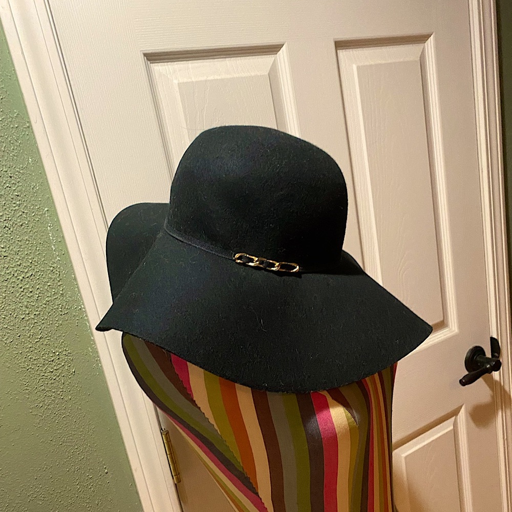 Floppy 100% Wool Black Hat